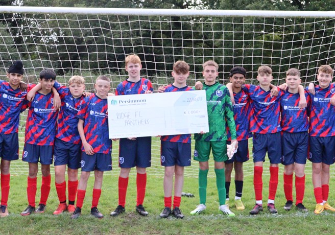 South Midlands team gives £1,000 cash boost to Ridge FC Panthers